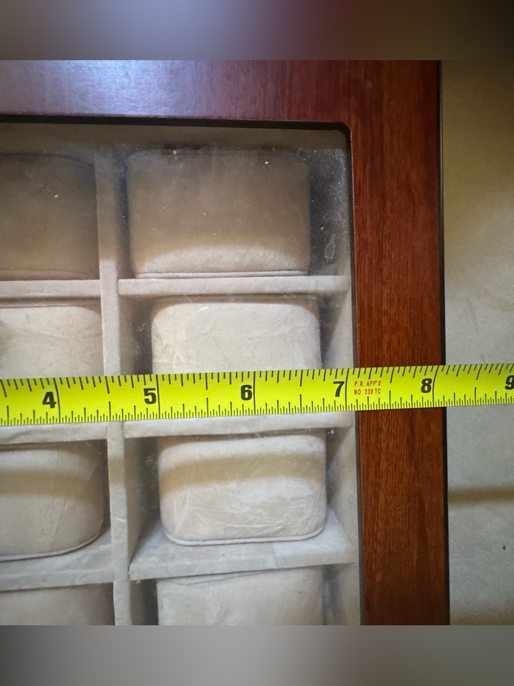 Wood locking 12 watch storage box - Picture 4 of 5